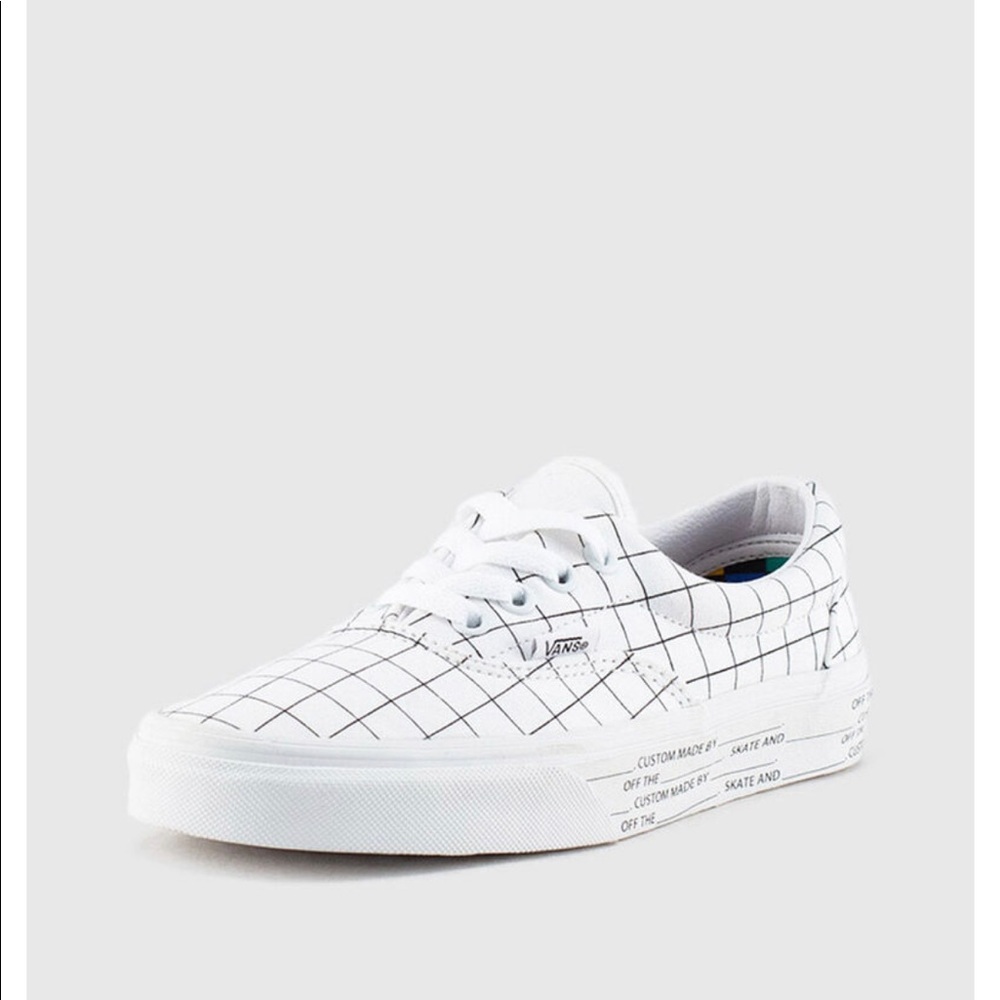 Vans U-color checkerboard white NWT